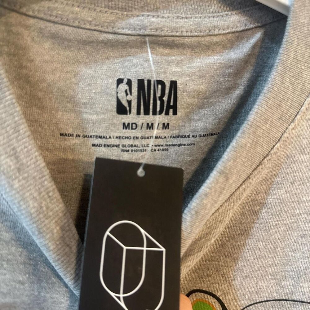 Boston Celtics T-Shirt 18 Time NBA Champions New Graphic Tee - Picture 3 of 3